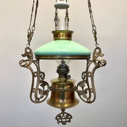 Antik jugendfotogenlampa med kragskärm i celadon 20'''