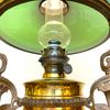 Antik jugendfotogenlampa med kragskärm i celadon 20'''