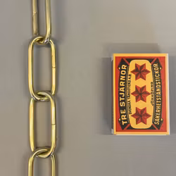 Större klassisk järnkedja (mässing) 20x49 mm