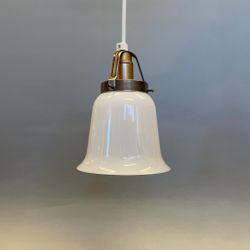 Klockskärmslampa opalvit liten 12 cm