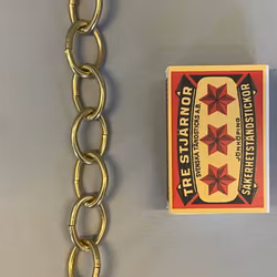 Oval järnkedja (mässing) 15x23 mm