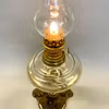Liten fotogenlampa på fot 3'''