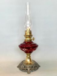 Vinröd mindre fotogenlampa 10'''