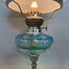 Ljusblå bordsfotogenlampa med nicklad brännare 14'''