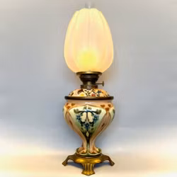 Majolikafotogenlampa med tulpankupa 14'''