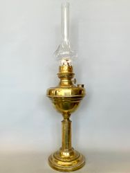 Mässingsfotogenlampa på fot 15'''