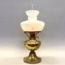 Miniatyr-mässingsfotogenlampa med 2''' brännare och vestaskärm