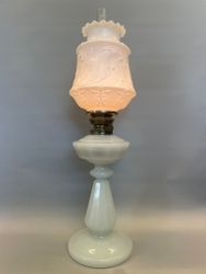 Opalvit 14''' glasfotogenlampa med facettslipad fot