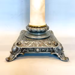 Vit piedestalfotogenlampa med kupa 14'''
