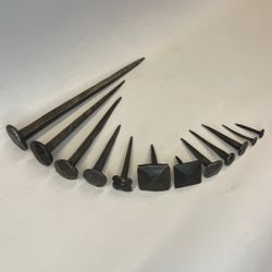 Handsmidda spikar