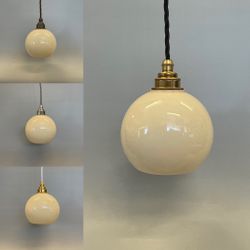 Halvklotslampa vaniljgul 14 cm