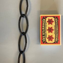 Präglad järnkedja (svart) 20x41 mm