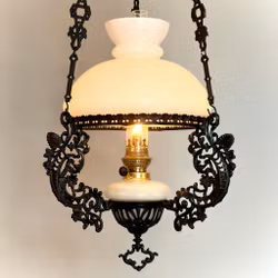 Svart takfotogenlampa med vacker skärmring - antik 10'''