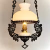 Svart takfotogenlampa med vacker skärmring - antik 10'''