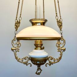 Antik korgfotogenlampa med vit kragkärm 14'''