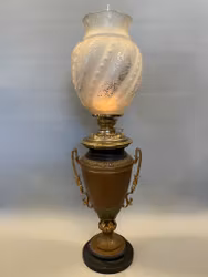 Urnformad stor 10''' fotogenlampa anno 1890