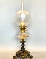 Bordsfotogenlampa med klotkupa 10'''