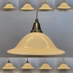 Klockskärmslampa vaniljgul stor 29 cm