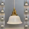 lampa vit opal opalvit liten tygsladd fonsterlampa klockskarm