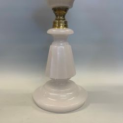 Opalvit 10''' glasfotogenlampa med facettslipad fot