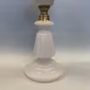 Opalvit 10''' glasfotogenlampa med facettslipad fot