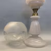 Opalvit 10''' glasfotogenlampa med facettslipad fot