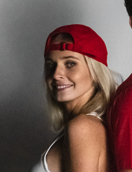 Red unisex sports cap