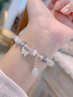 Armband pärlor månvit