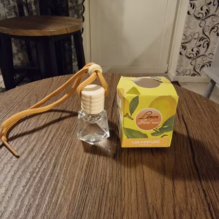 Bildoft flaska med citondoftolja