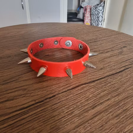 Armband punk med nitar