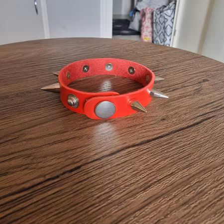 Armband punk med nitar