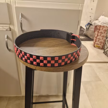 Skärp punk pyramidnitar röd