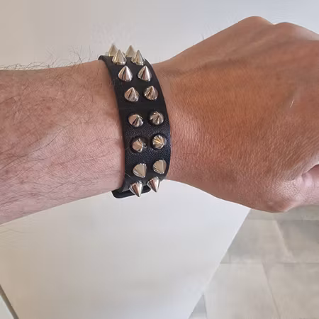 Armband punk nitar