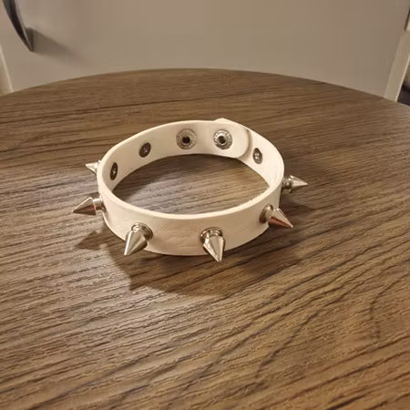 Armband punk med nitar vit