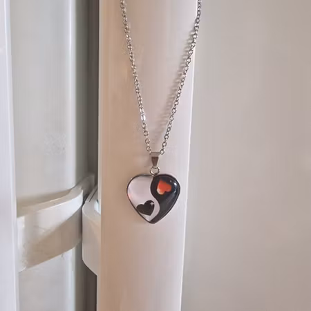 Halsband dubbelhjärtan