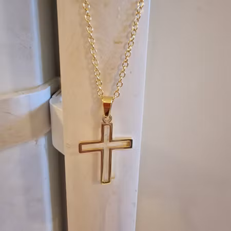 Halsband hålkorsberlock