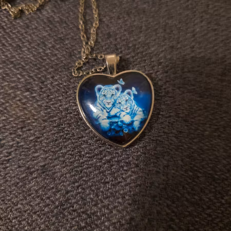 Halsband tigerungar