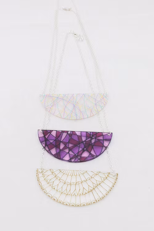 Handmålat halsband