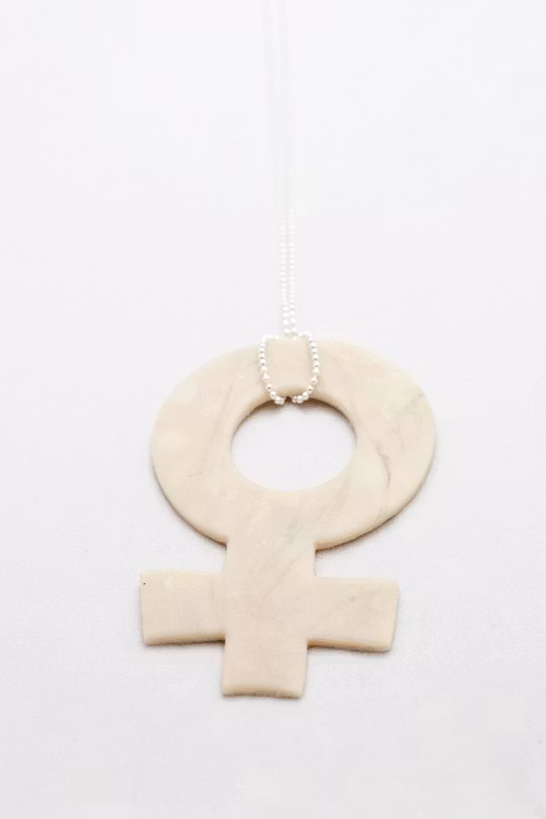 Feminist, stort hänge på kedja