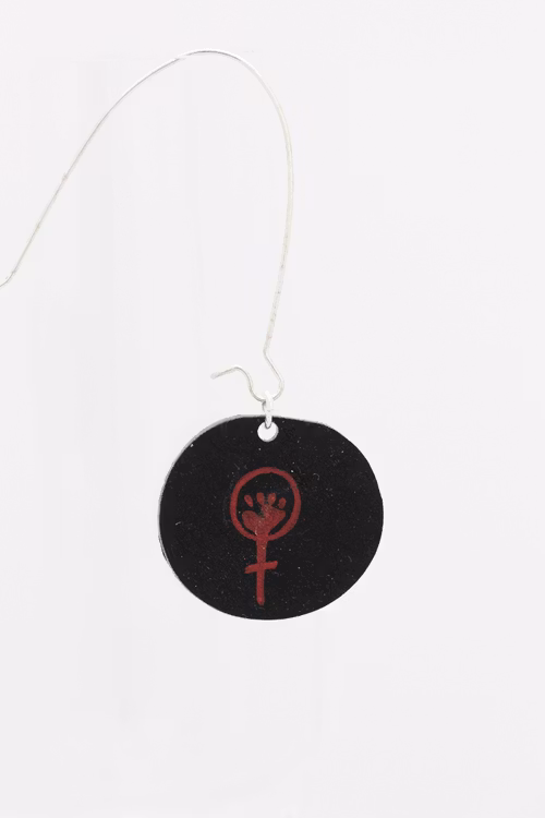 Feminist, örhänge