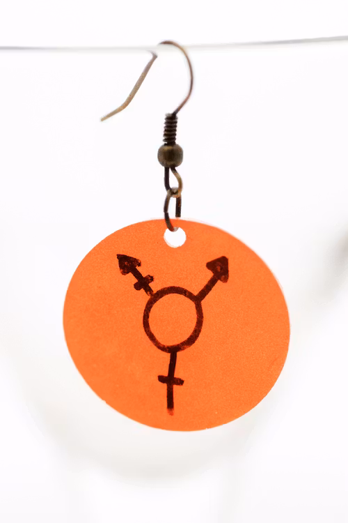 Trans, örhänge
