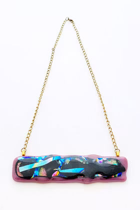 Halsband av handgjort glas