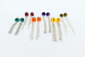 Feminist, kragbroscher med tassels
