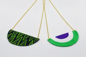 Handmålat halsband