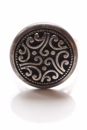 Bronsfärgad mönstrad knapp, ring