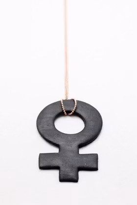 Feminist, stort hänge på kedja