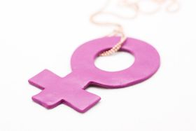 Feminist, stort hänge på kedja
