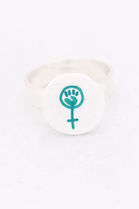 Grön och vit ring, feminist
