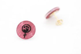 Rosa örstickare, feminist