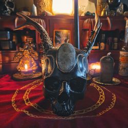 Hekate Skalle med Äkta Horn